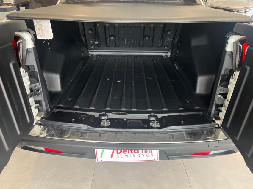 fiat toro 2.4 16v multiair flex volcano at9 2.3 4p automatico 202012