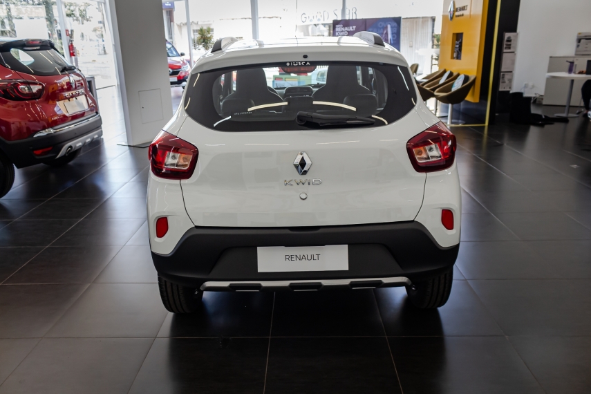 kwid outsider 1.0