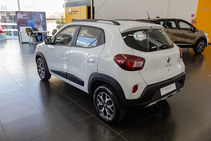 kwid outsider 1.0