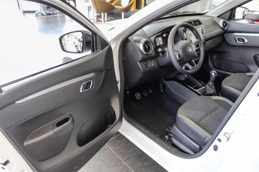 kwid outsider 1.0