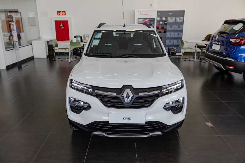 kwid outsider 1.0