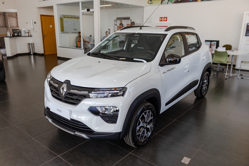 kwid outsider 1.0 kwid outsider 1.0