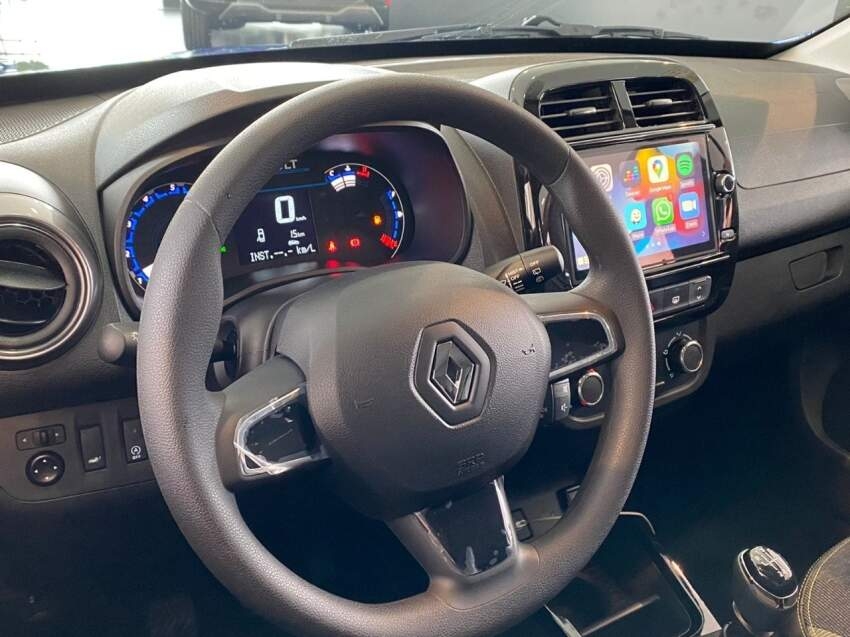 kwid outsider 1.0