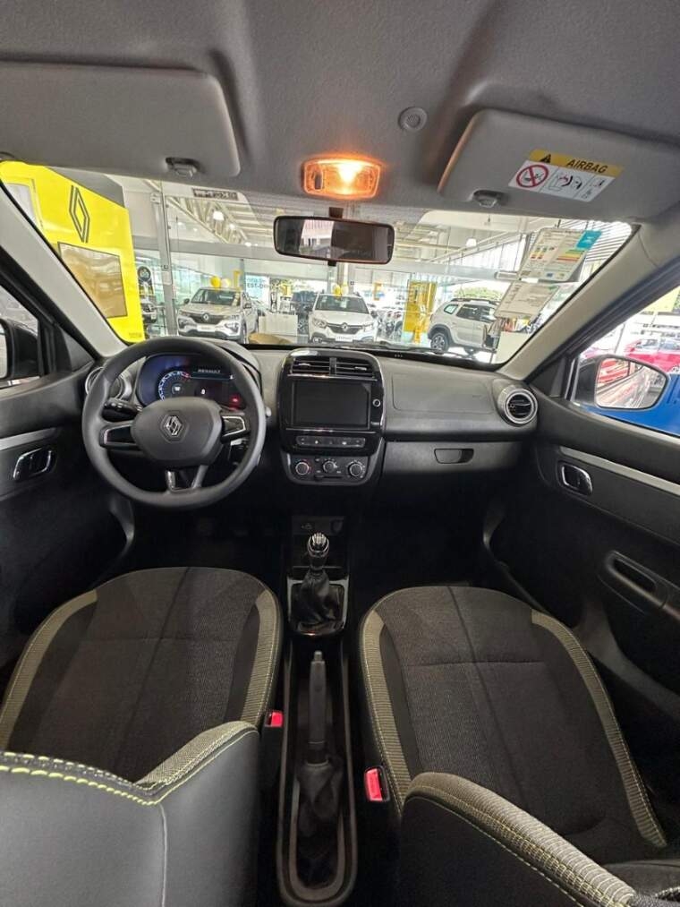 kwid outsider 1.0