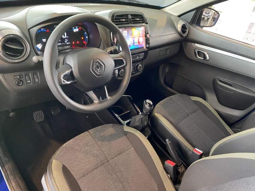 kwid outsider 1.0