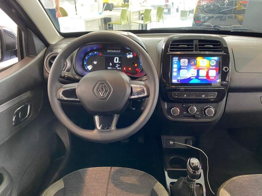 kwid outsider 1.0