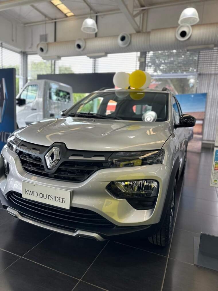 kwid outsider 1.0