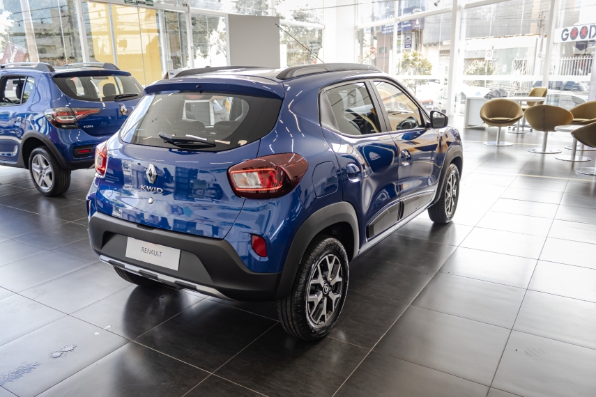 kwid outsider 1.0