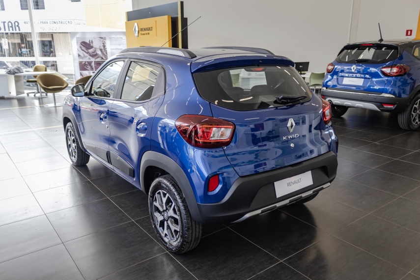 kwid outsider 1.0