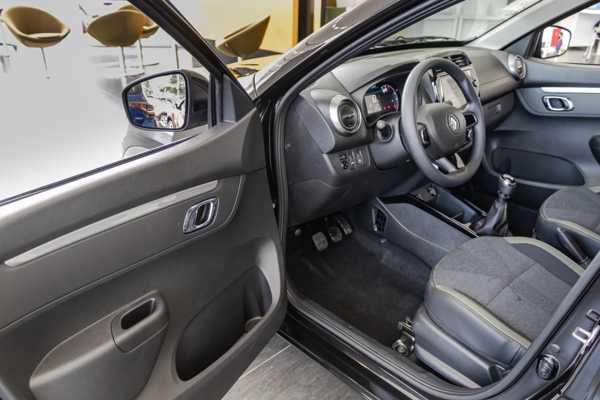 kwid outsider.