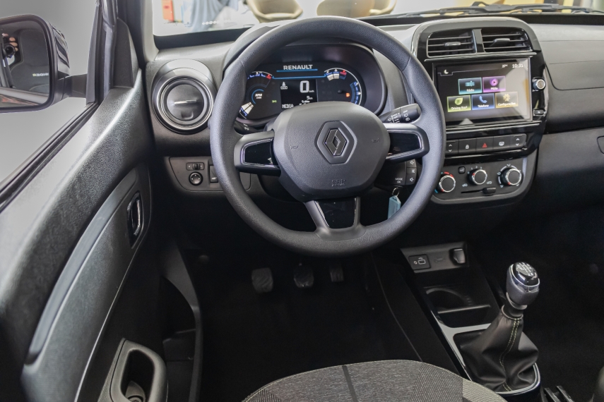 kwid outsider.