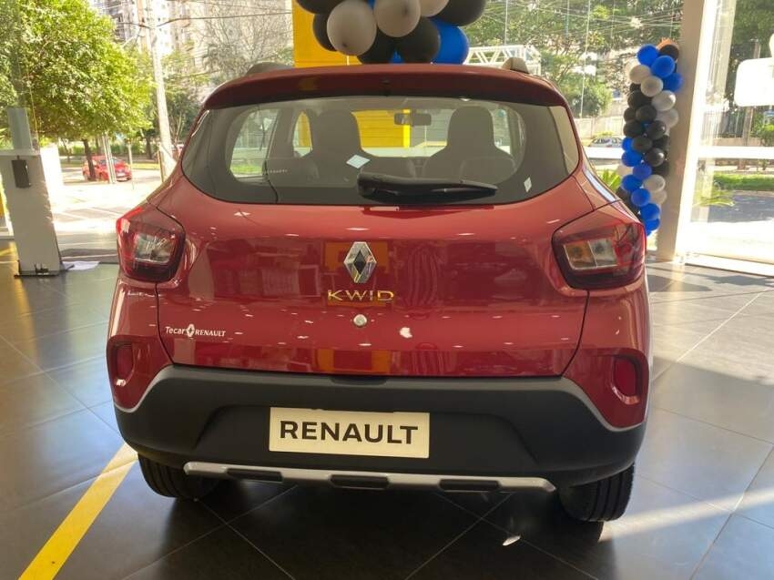 kwid outsider 1.0