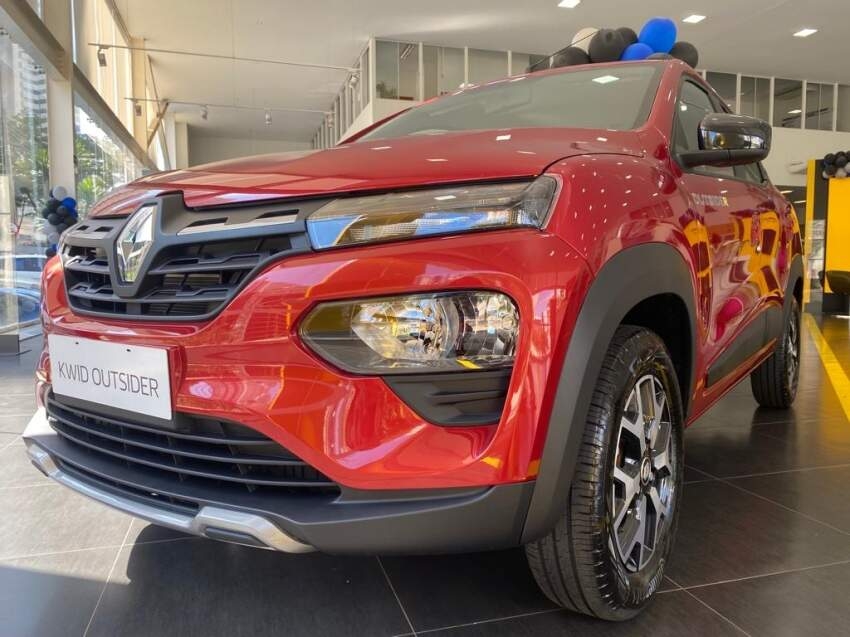 kwid outsider 1.0