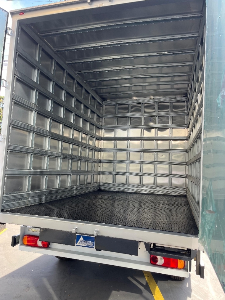 master chassi cabine l2h1 / bau 18m³ vendido separadamente