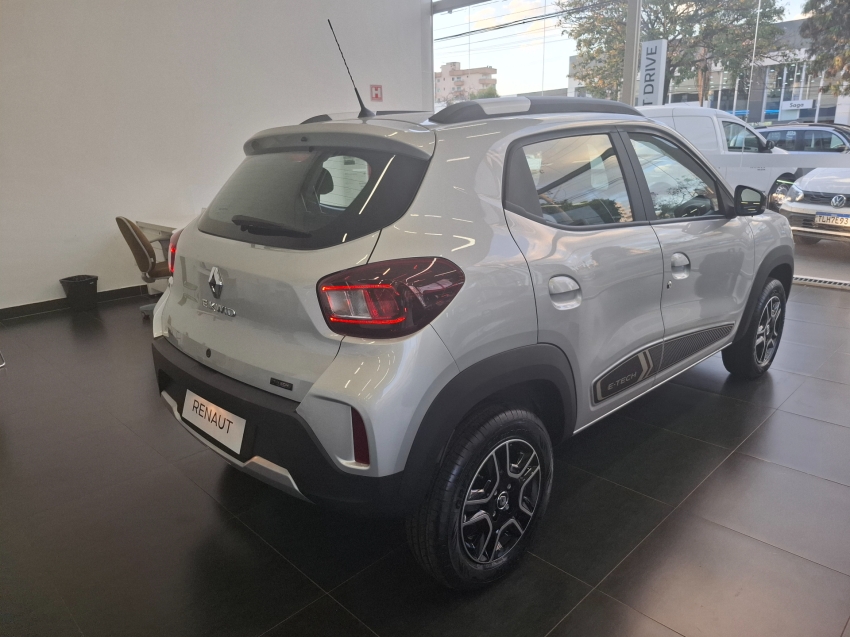 renault kwid e-tech automatico 23/245