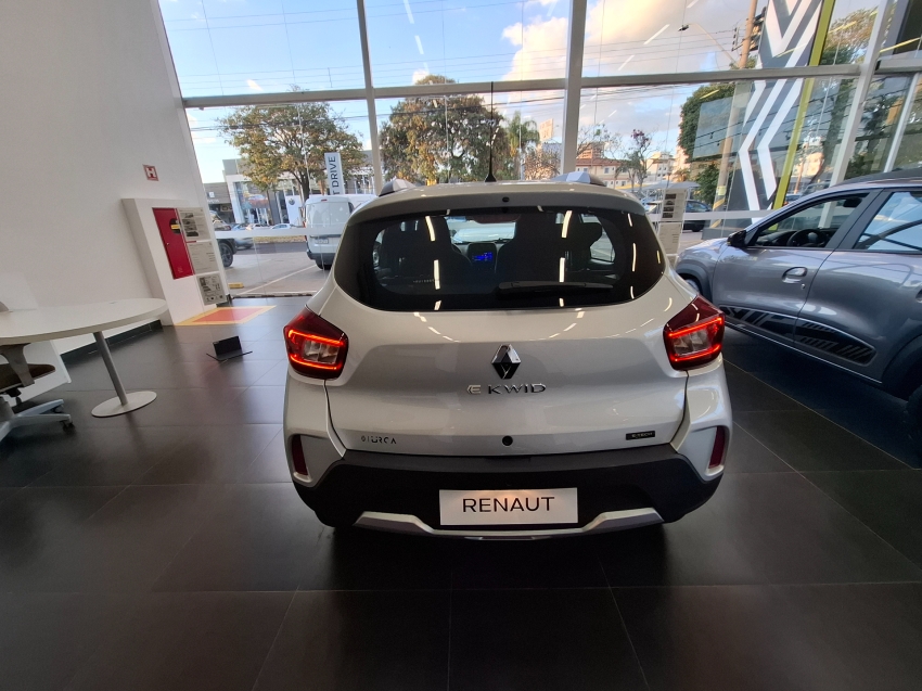 renault kwid e-tech automatico 23/244