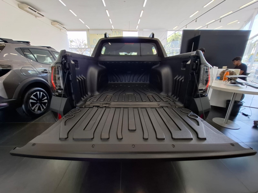 renault oroch 1.6 16v sce flex intense manual4