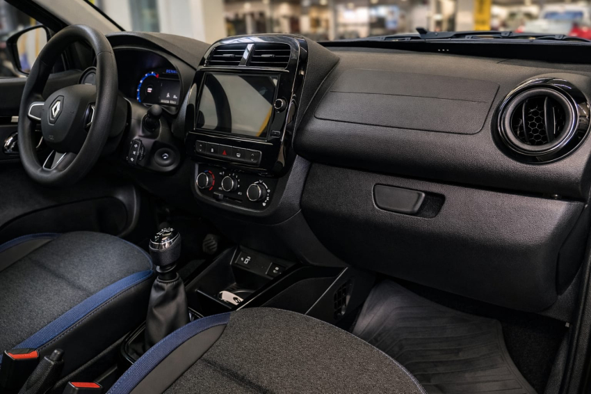 kwid intense 2026 - taxa 0,49%5