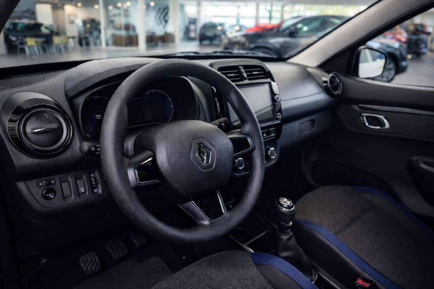 kwid intense 2026 - taxa 0,49%4
