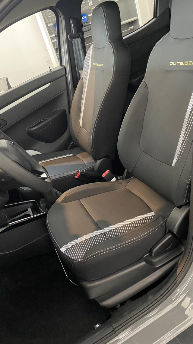 novo kwid 2027 outsider8