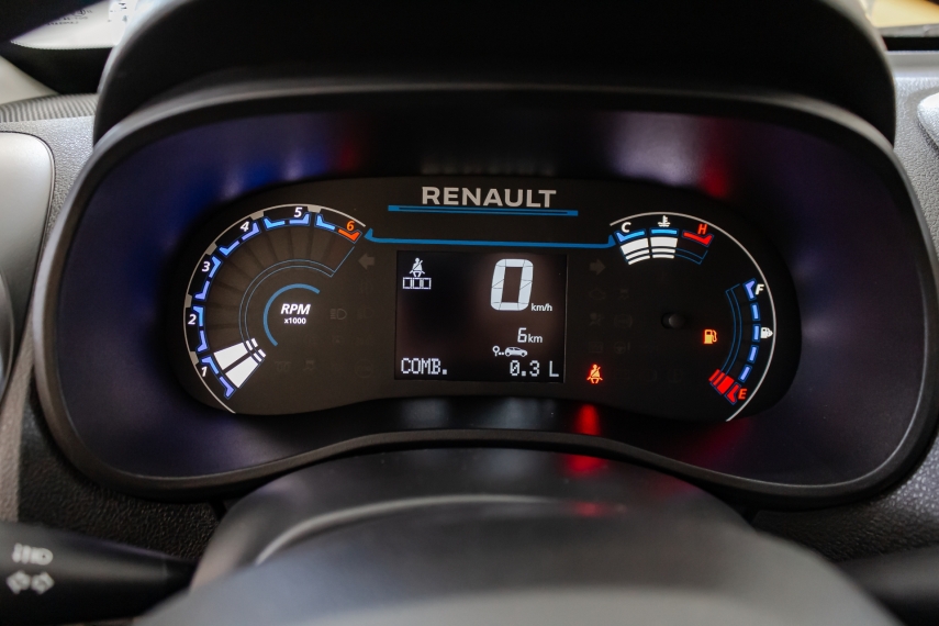 kwid outsider 1.0