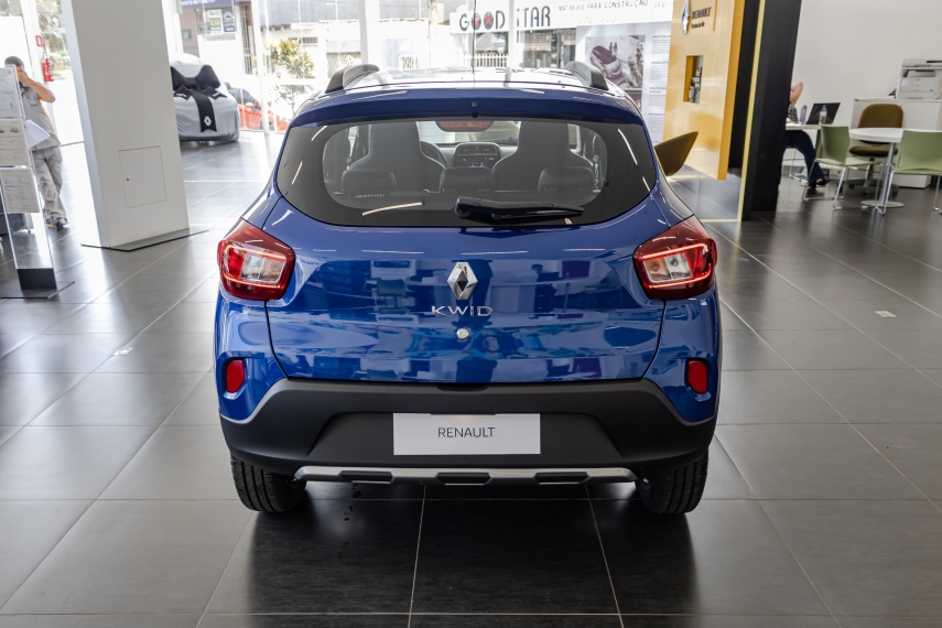 kwid outsider 1.0