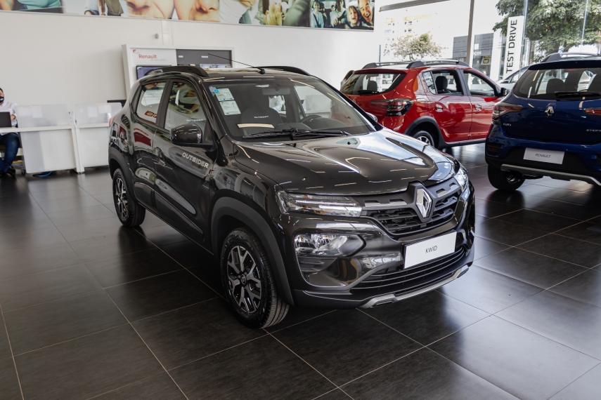 kwid outsider.