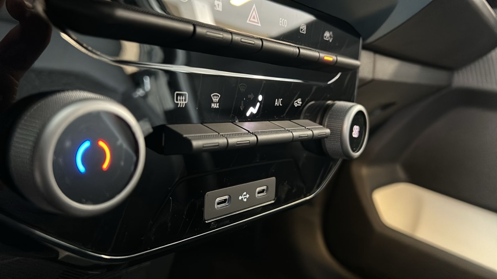 novo renault kwid e-tech14