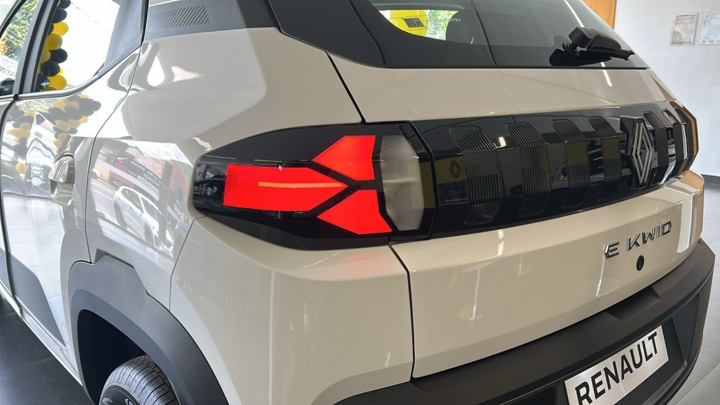 novo renault kwid e-tech10