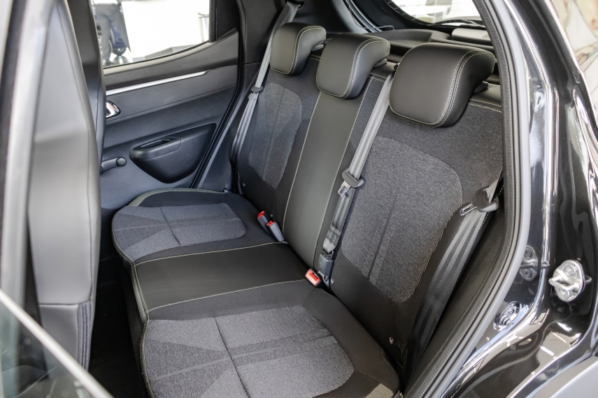 kwid iconic 1.0 mt17