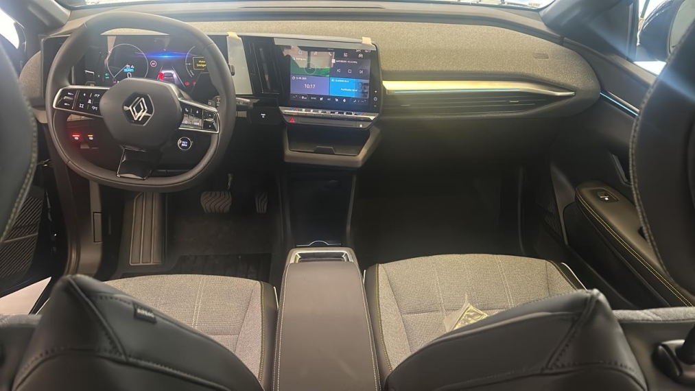 megane e-tech8