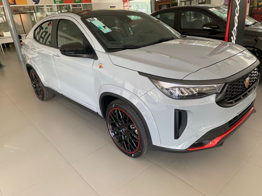 fiat fastback 1.3 turbo 270 flex abarth at6 4p automatico 2025 fiat fastback 1.3 turbo 270 flex abarth at6 4p automatico 2025