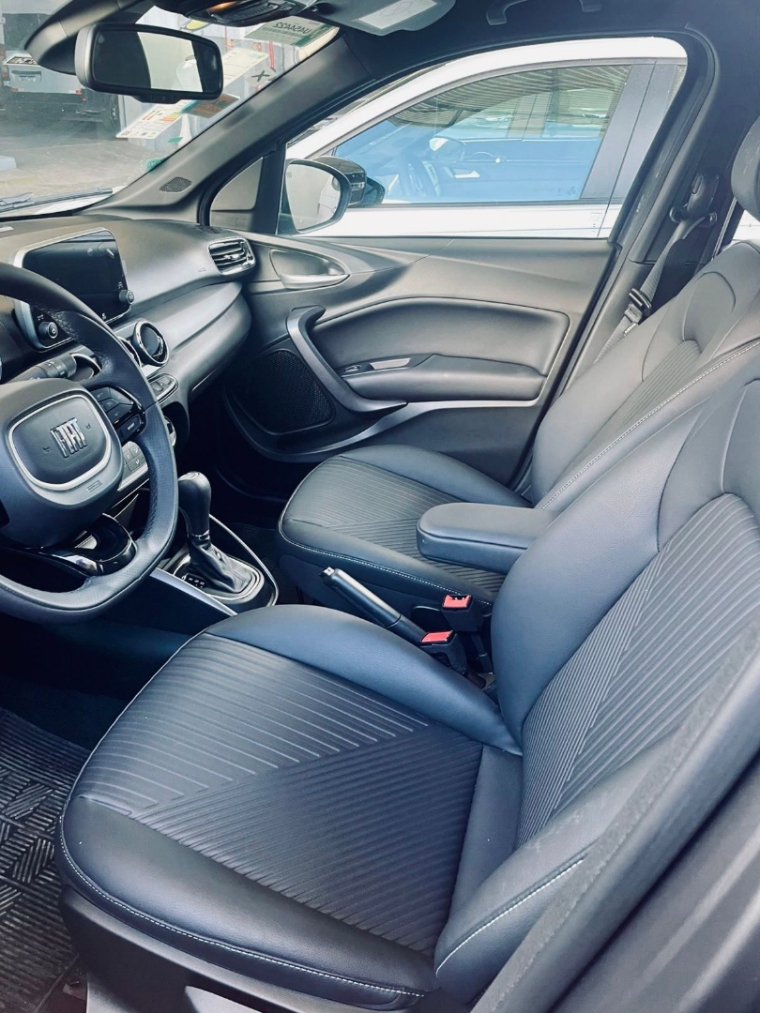 fiat cronos precision 1.3 automatico cvt r$ 119.990,00 por 114.990,00 (com usado na troca)