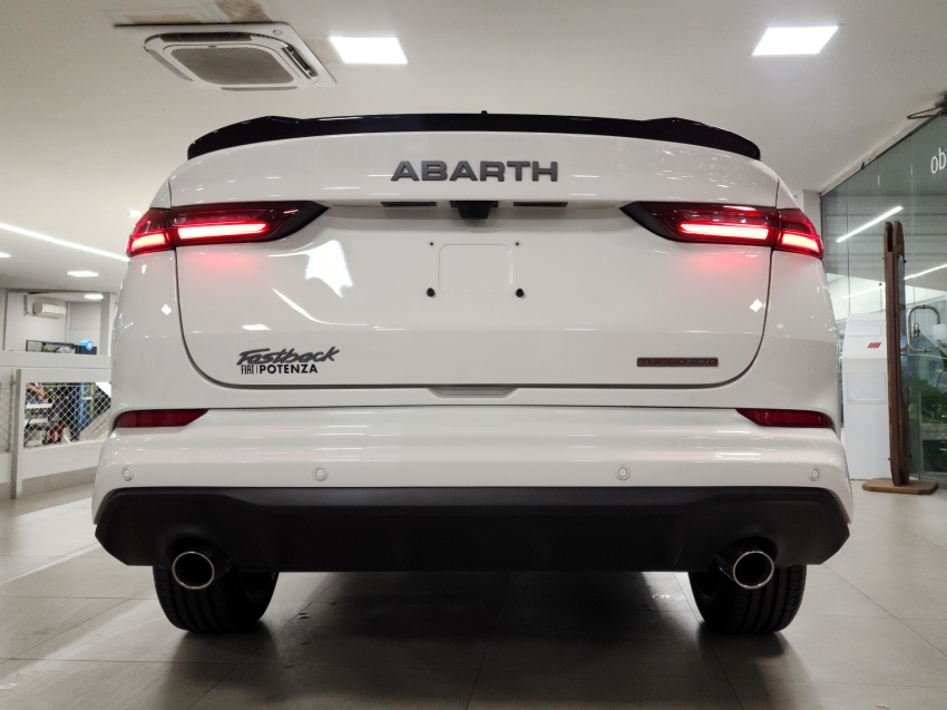fiat fastback 1.3 turbo 270 flex abarth at6 25/25 0km