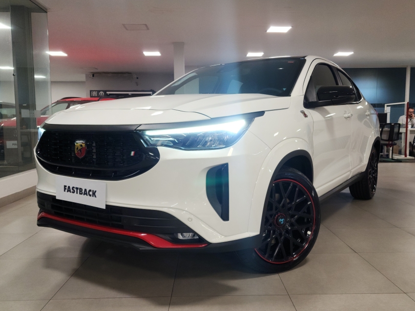 fiat fastback 1.3 turbo 270 flex abarth at6 25/25 0km