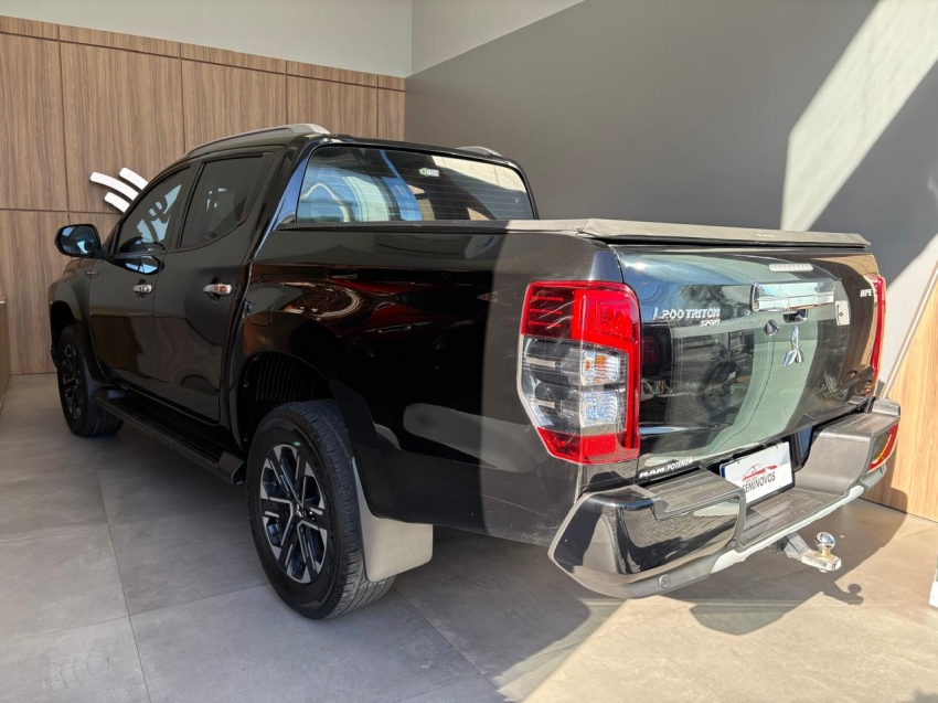 mitsubishi l200 triton 2.4 16v turbo diesel sport hpe cd 4p 4x4 automatico 2023 mitsubishi l200 triton 2.4 16v turbo diesel sport hpe cd 4p 4x4 automatico 2023
