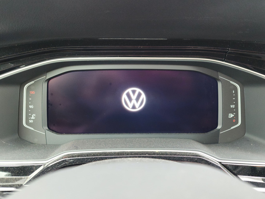 volkswagen nivus 1.0 200 tsi total flex highline at 22/23 seminovo9