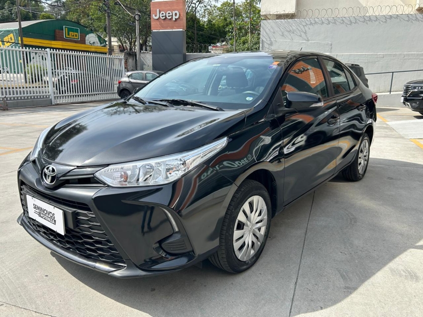 toyota yaris 1.5 16v flex sedan xl multidrive 24/25 seminovo2