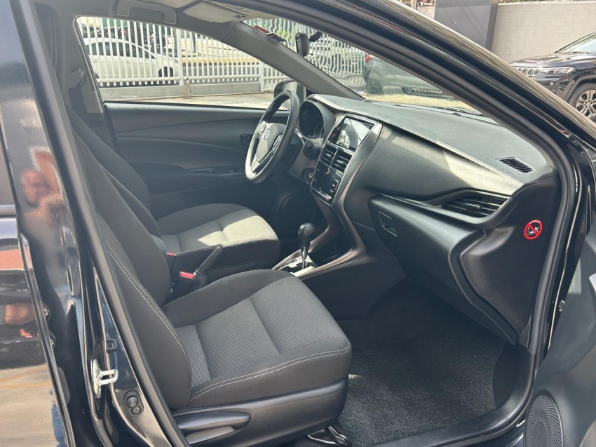 toyota yaris 1.5 16v flex sedan xl multidrive 24/25 seminovo9