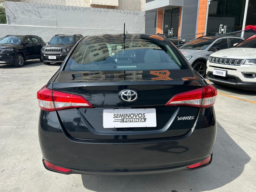 toyota yaris 1.5 16v flex sedan xl multidrive 24/25 seminovo4