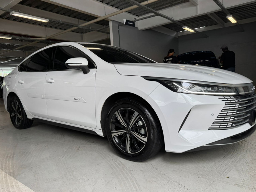 byd king 1.5 dm-i phev gs at 24/25 seminovo1