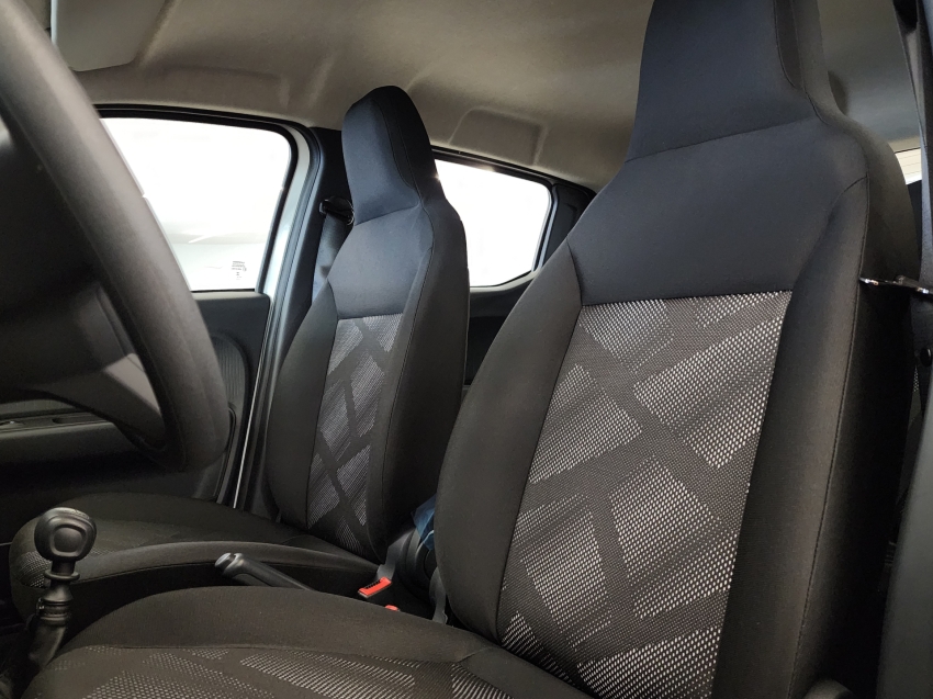 fiat mobi 1.0 firefly flex like. man 26/27 0km4