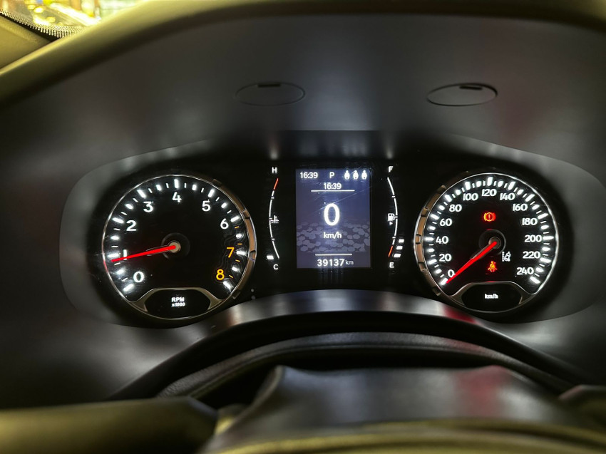 jeep renegade turbo sport t270 4x2 automatico super novo revisado5
