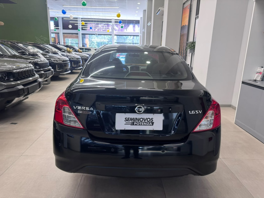 nissan versa 1.6 manual flex sedan modelo sv baixa km super novo4