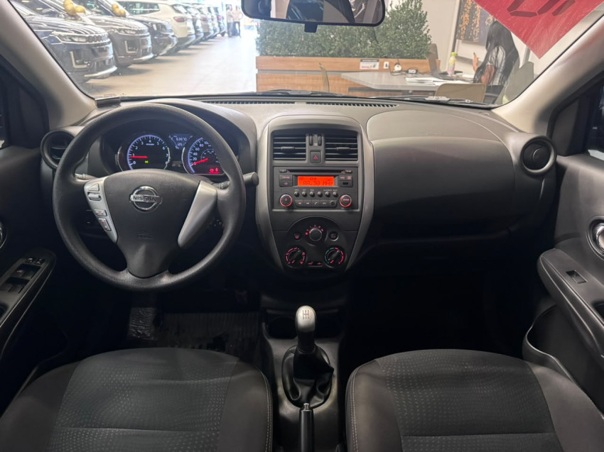 nissan versa 1.6 manual flex sedan modelo sv baixa km super novo6