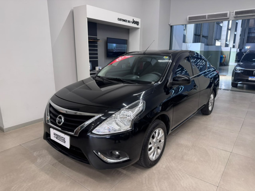 nissan versa 1.6 manual flex sedan modelo sv baixa km super novo0
