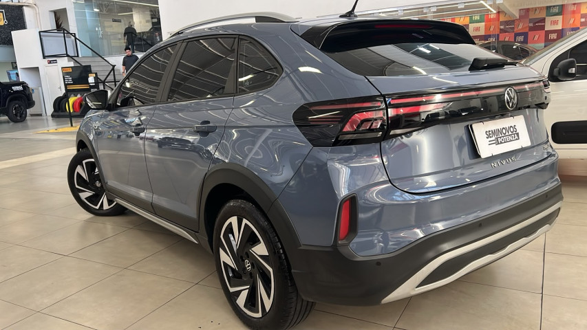 volkswagen nivus 1.0 200 tsi total flex comfortline at 25/26 seminovo5
