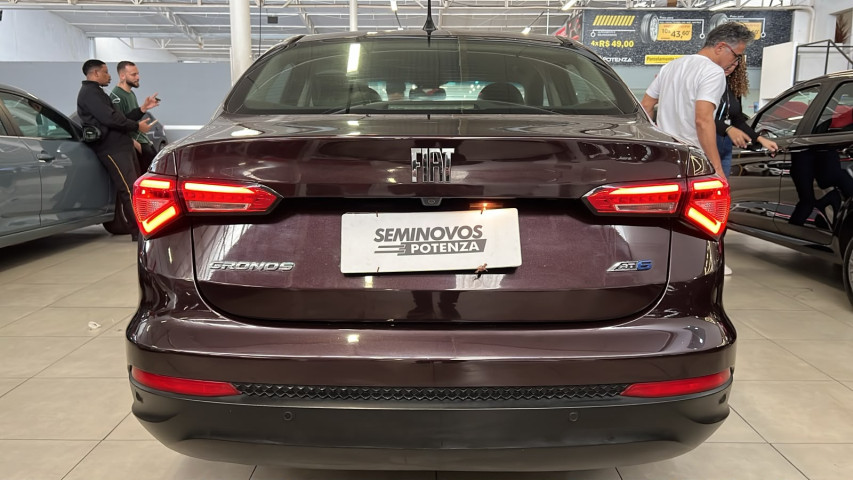 fiat cronos 1.8 e.torq flex precision at6 18/19 seminovo4