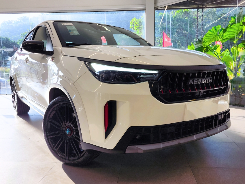 fiat fastback 1.3 turbo 270 flex abarth at6 26/26 0km0