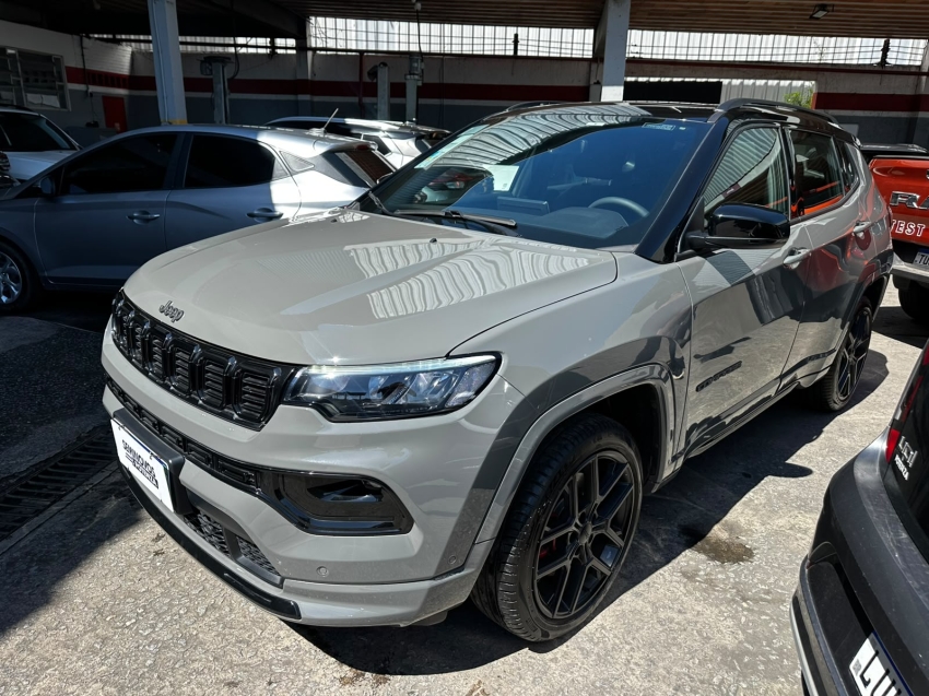 JEEP COMPASS 2.0 HURRICANE 4 TURBO GASOLINA BLACKHAWK AT9 25/26 SEMINOVO2